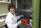 Prof. Xiangli Dong running bioassay